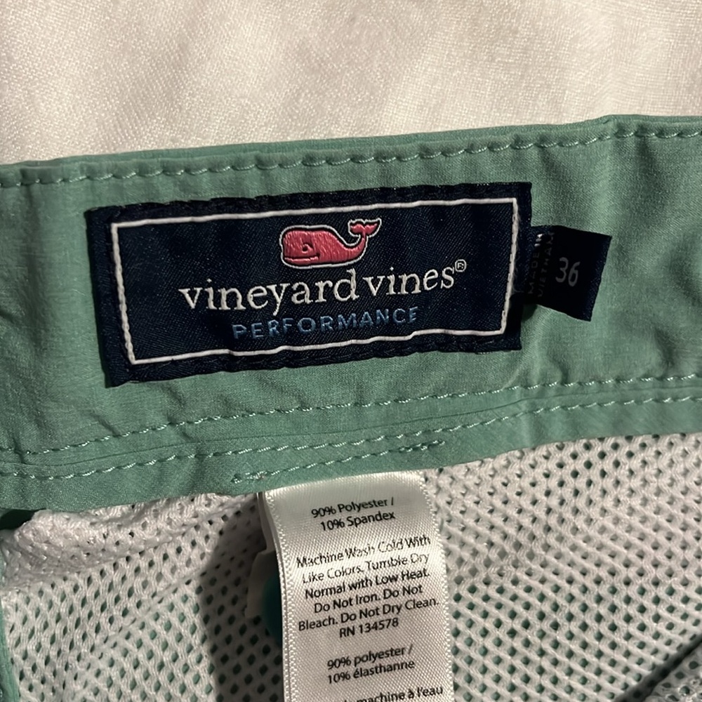 Vineyard Vines performance breaker shorts - Picture 6 of 8